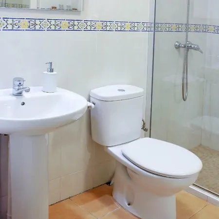 Es Badiu بيت للعطل الايور