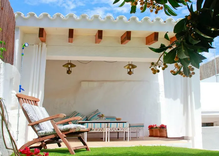 Es Badiu بيت للعطل الايور